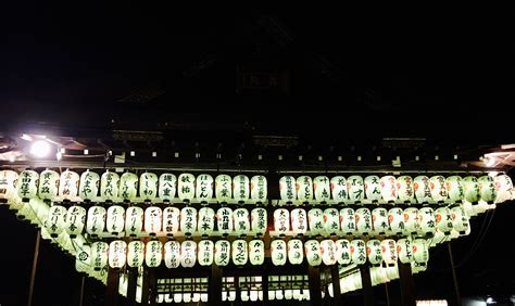 Yasaka Shrine (八坂神社) – Art, Culture, and Spirit on the Silk Roads