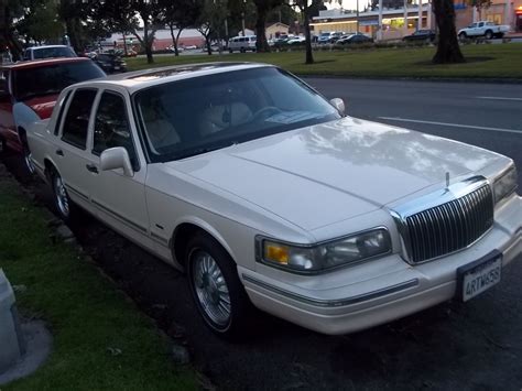 1996 Lincoln Town Car - Pictures - CarGurus