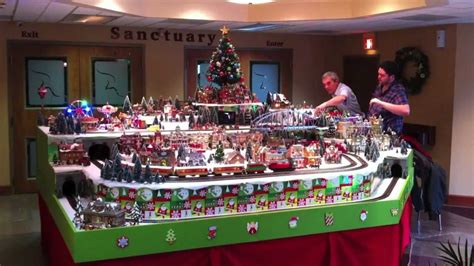 Christmas Train (Best Model Trains) - YouTube