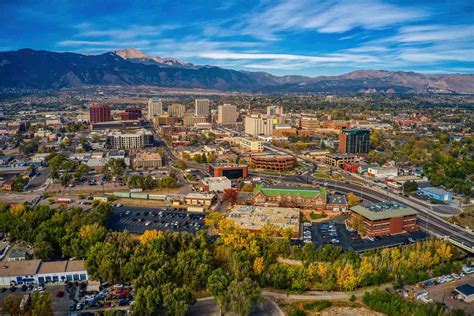 9 Best Places to Live in Colorado, According to Real Estate Experts