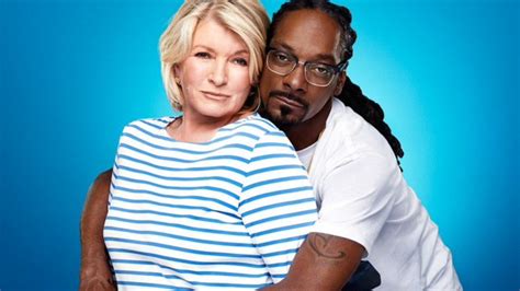 Martha Stewart, Snoop Dogg's Bond & Her Swimsuit Cover