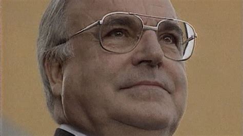 Helmut Kohl, the chancellor who reunited Germany, dies