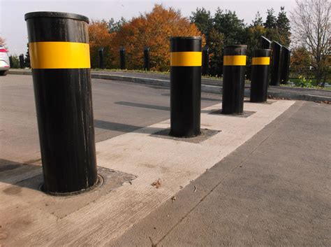 PAS 68 Hydraulic Bollards – HVM Crash tested - Airport Suppliers