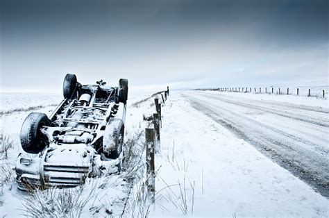 Car Accident In The Winter Snow Stock Photo - Download Image Now - iStock