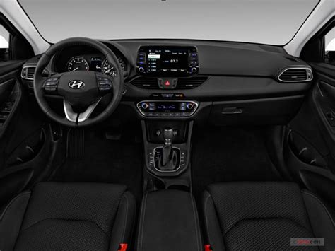 2018 Hyundai Elantra: 192 Interior Photos | U.S. News & World Report