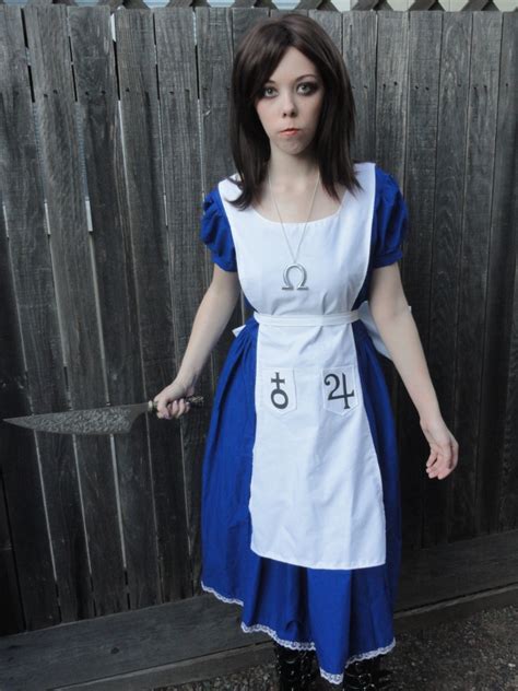 Final touches on American McGee’s Alice costume: how to – Arms, Armor and Awesome