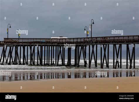 Pismo Beach Pier, a classic long pier jutting into the Pacific Ocean, Pismo Beach, California ...