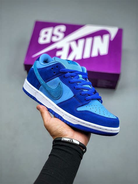 Nike SB Dunk Low Blue Raspberry DM0807-400 29-36-47 Chic Sneakers, Sneakers Fashion, Hype Shoes ...