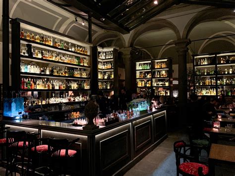 Locale Firenze: Cocktails in a 16th-Century Palace - Feastio