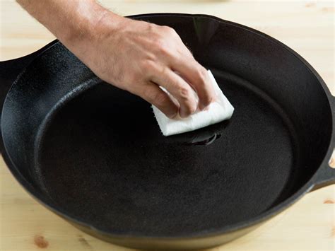 How to season a cast iron pan it s easier than you think – Artofit