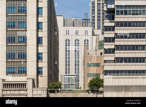 Hospital Buildings in Manhattan Stock Photo - Alamy