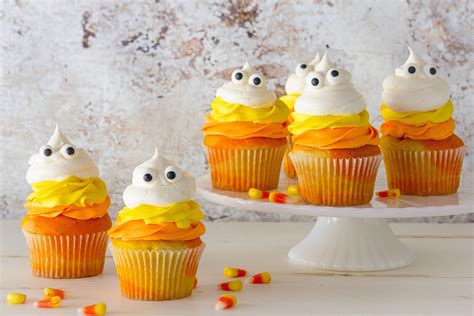 18 Easy Halloween Cupcake Ideas - Recipes & Decorating Tips for Halloween Cupcakes—Delish.com