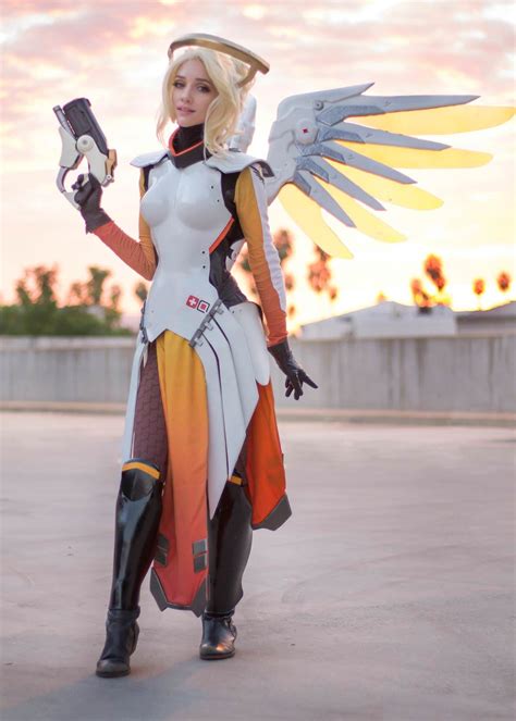 Lyz Brickley as Mercy (Overwatch) | Cute cosplay, Cosplay woman ...