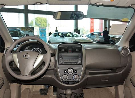 Nissan Sunny - Interior photos of.