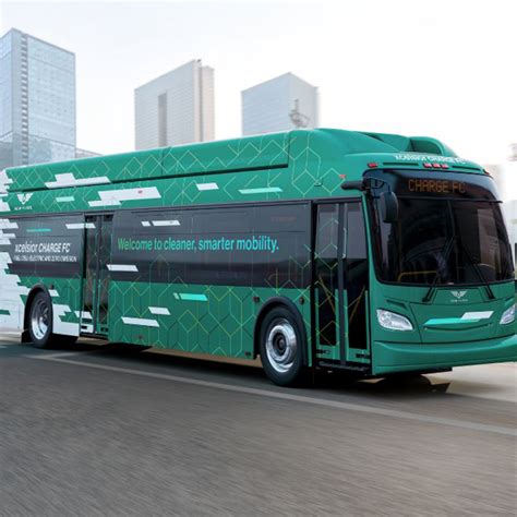 New Flyer launches new fuel cell bus model Xcelsior Charge FC (with ...