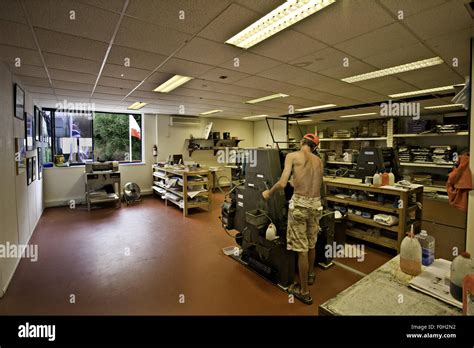 printing press in small print shop Stock Photo - Alamy