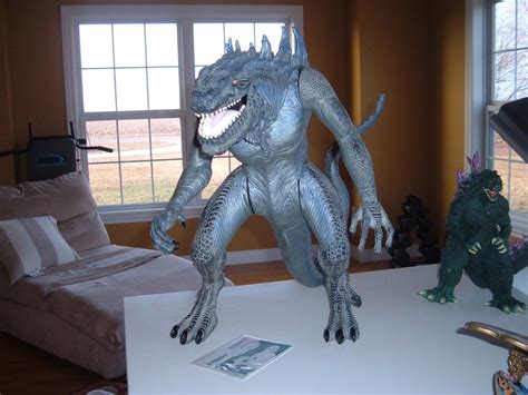 Trendmasters 1998 Ultimate Godzilla Electronic Toy - Over 2 ft long & ROARS!!!! | #1751265178