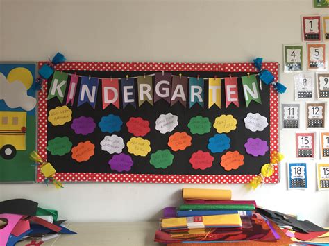 Kindergarten bulletin board “welcome to school”