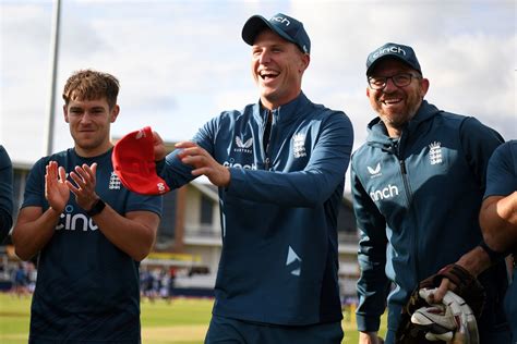 Brydon Carse receives his T20I cap | ESPNcricinfo.com