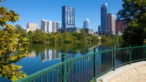 Lady Bird Lake in Austin, Texas | Expedia