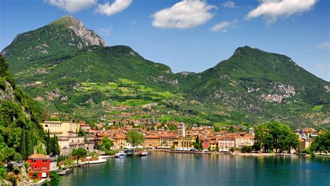 Best Time to Visit Lake Garda (Climate Chart and Table)