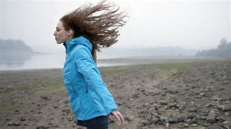 Storm Jocelyn: Power cuts as winds from Storm Jocelyn hit Wales - BBC News