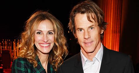 Julia Roberts Posts Steamy Pic With Husband Danny Moder For Their ...