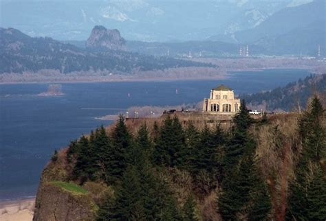 Vista House @ Crown Point, Columbia River Gorge | Columbia R… | Flickr