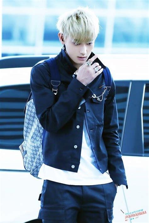 Favorite Airport Fashion - Celebrity Photos - OneHallyu