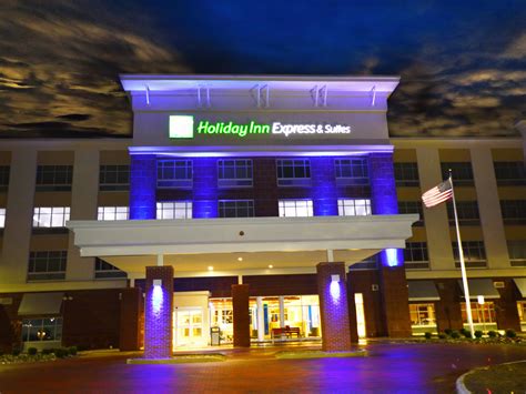 Holiday Inn Express & Suites Toledo South - Perrysburg Hotel by IHG