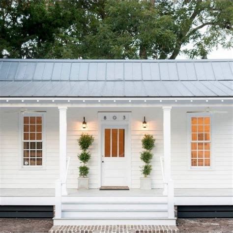 90 Modern White Cottage Exterior Style 37 | Cottage house exterior ...