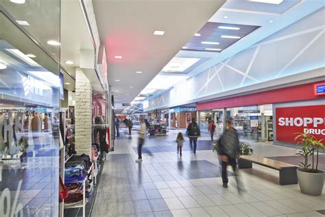 Grant Park Shopping Centre | Travel Manitoba