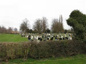 Ruddington - Vicarage Lane Cemetery © Peter Whatley cc-by-sa/2.0 :: Geograph Britain and Ireland