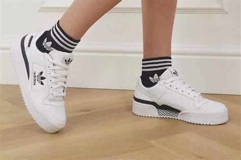 Black Socks With White Sneakers? A Sneakerhead's Guide to Sock Style ...