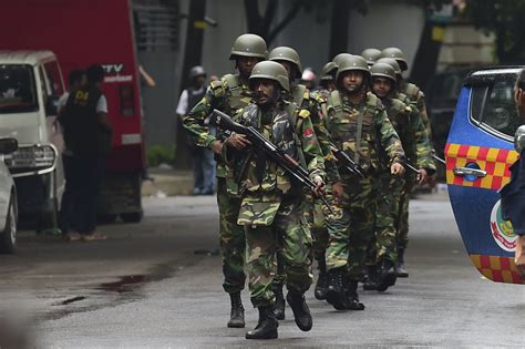 Bangladesh commandos end hostage siege, kill six gunmen