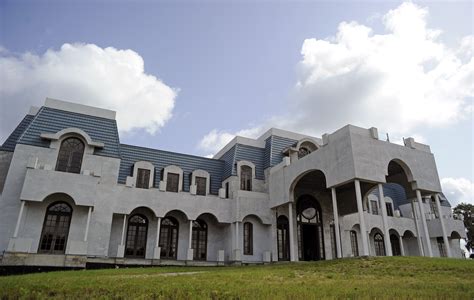 'Queen of Versailles' Jackie Siegel's 13-bedroom mega-mansion FINALLY nears completion after a ...