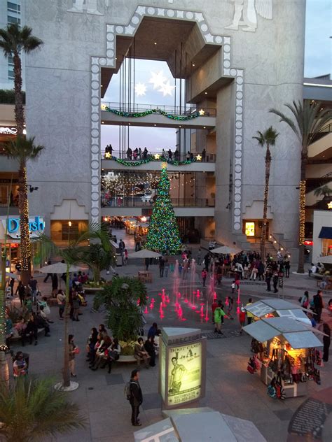 The Holidays at Hollywood Highland Center | the tyler nicholas project