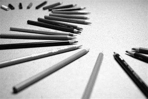 This picture represents the principle "proportion" as the pencils in front appea… | Principles ...