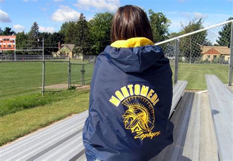 Hooded Stadium Blanket | Ultimate Sports Blanket | Hooded Weather Wrap