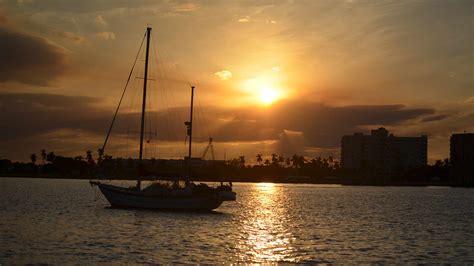 Palm Beach Island Sunset Cruise - Get Wet Watersports