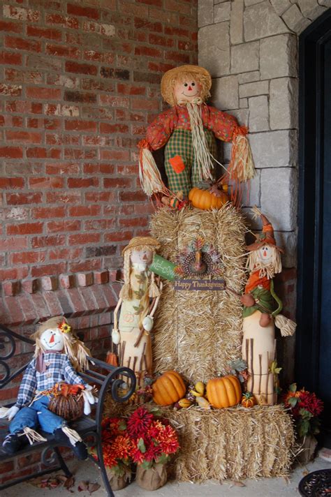 Pin by ShellysSweetFinds on Welcoming Porches | Fall halloween decor, Fall deco, Fall ...