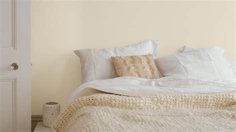 Create a Cosy Cream & White Bedroom – Ideas | Dulux