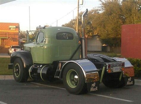 Here's an old antique semi truck for today's throwback! | Semi trucks ...