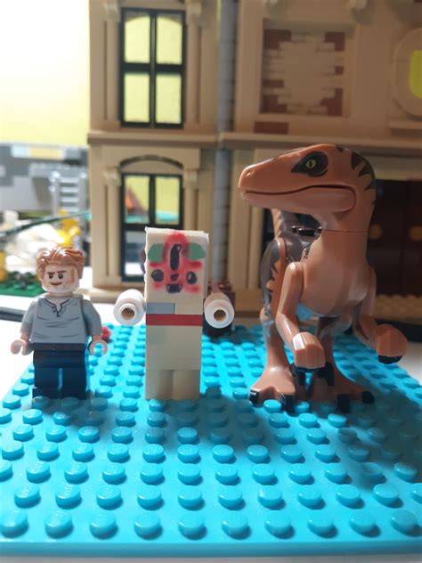 Lego scp 173 compared to a Lego minifigure and velociraptor : r/LegoSCP