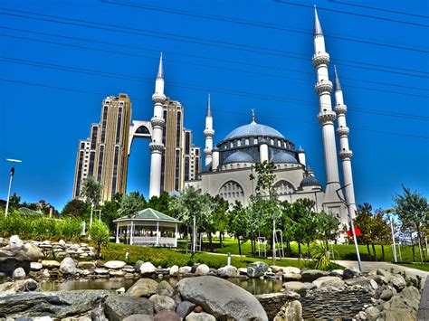 Mimar Sinan Cami Ataşehir İstanbul (Turkey Mimar Sinan Mosque) by ercanmermer / 500px