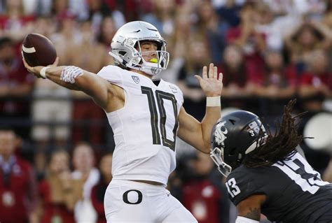 Oregon QB Justin Herbert: 'Haven't thought three seconds' about 2019 - oregonlive.com