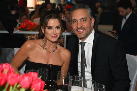 'RHOBH': Mauricio Umansky Slams Divorce Rumors – Kyle Richards Was Just ...