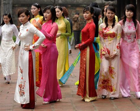 Traditional dress of Singapore | traditional clothing | Pinterest | Fabrics, Best friends and ...