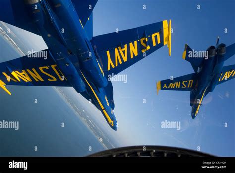 Blue angels cockpit view hi-res stock photography and images - Alamy