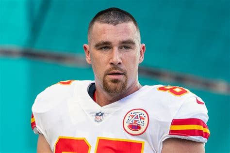 With Travis Kelce, the Parrrty Comes Second to His Savvy Playmaking - The New York Times